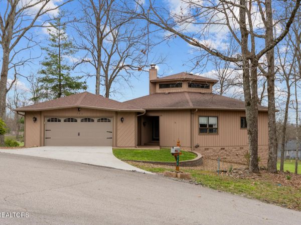 166 Baltusrol Rd, Crossville, TN 38558