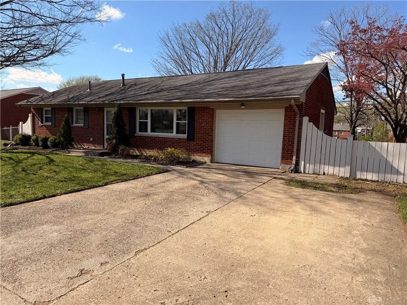 346 Lutz Drive, Union, OH 45322 Photo 2