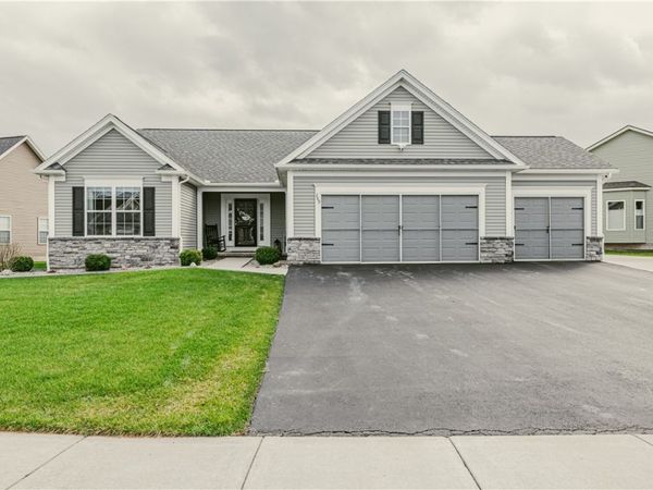 289 Avery Park Lane, Rochester, NY 14612