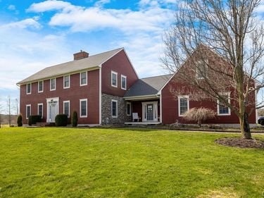 4331 Brickyard Falls Road, Manlius, NY 13104