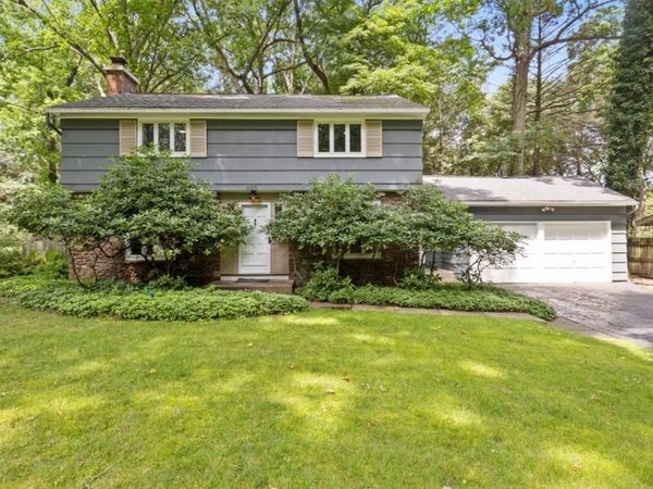 485 Oakridge Drive , Rochester, NY 14617