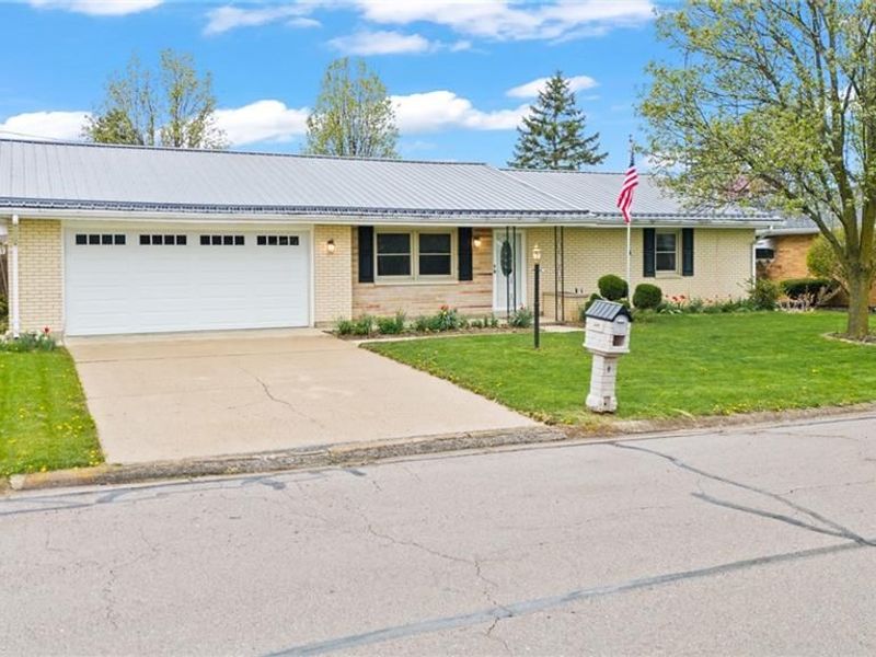 1344 Oaktree Drive, Greenville, OH 45331 Photo 3