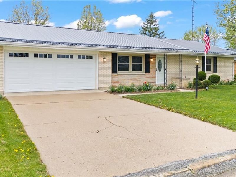 1344 Oaktree Drive, Greenville, OH 45331 Photo 4
