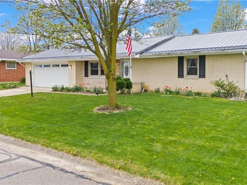1344 Oaktree Drive, Greenville, OH 45331 Photo 5