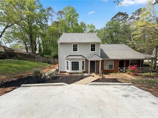 5073 Farm Valley Drive NE, Woodstock, GA 30188
