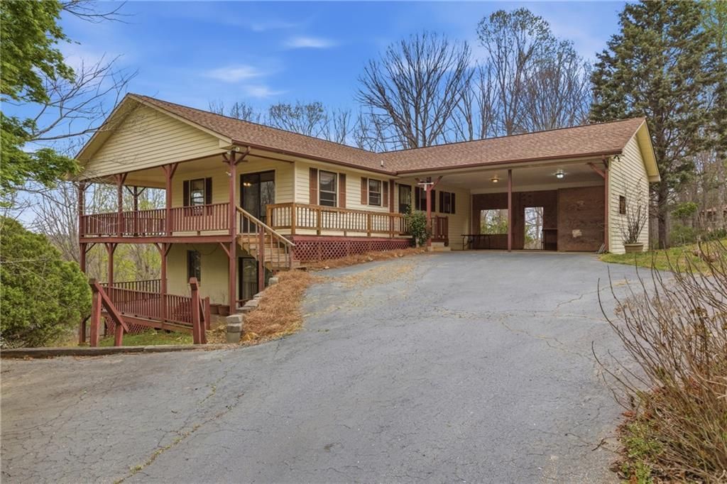 143 Copperhead Road, Cornelia, GA 30531 Main Photo