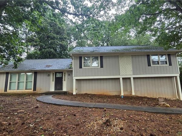 5251 Greenpoint Drive, Stone Mountain, GA 30088
