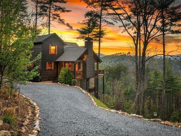 267 Oasis Drive, Blue Ridge, GA 30513