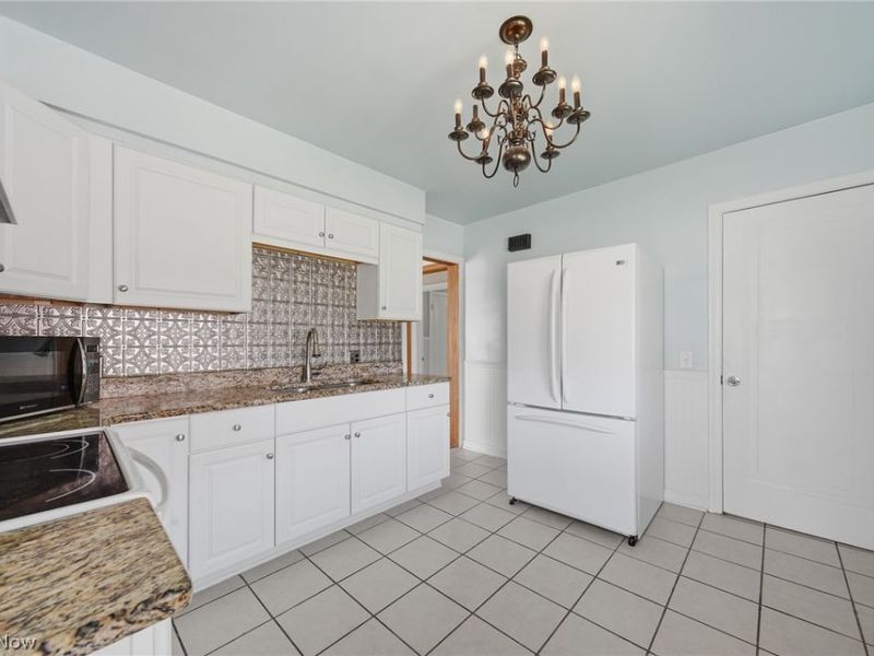 4717 Grandview Avenue NE, Canton, OH 44705 Photo 10