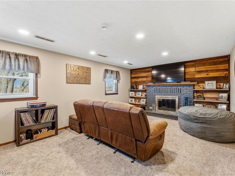 10805 Easton Street NE, Alliance, OH 44601 Photo 13