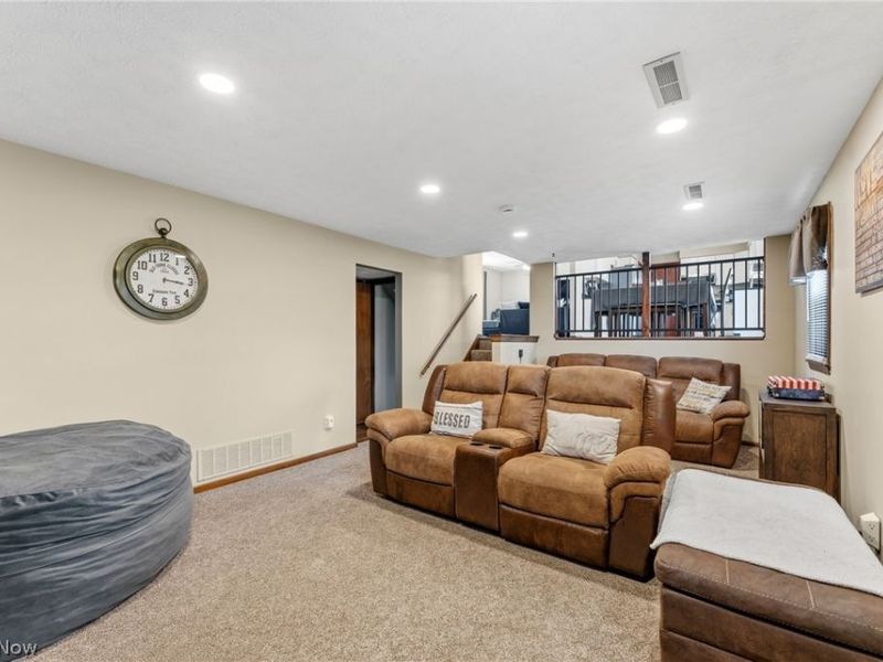 10805 Easton Street NE, Alliance, OH 44601 Photo 14