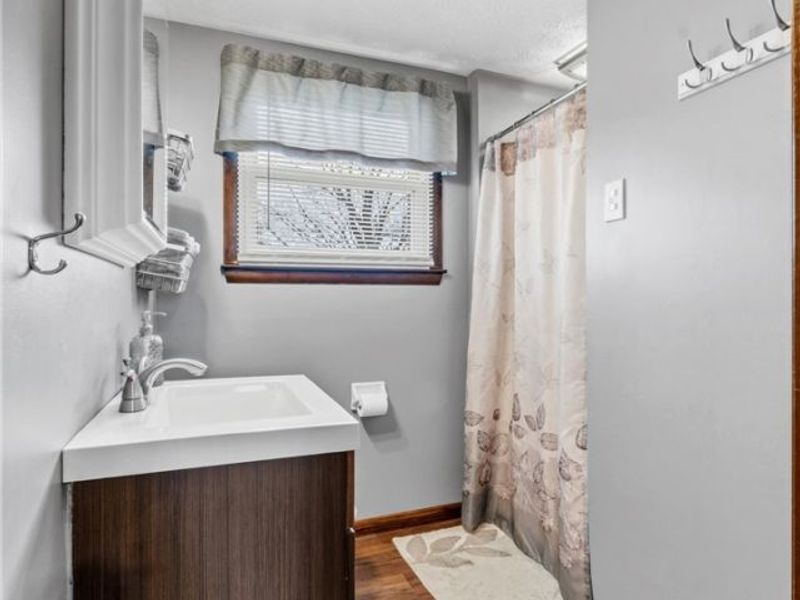 10805 Easton Street NE, Alliance, OH 44601 Photo 15