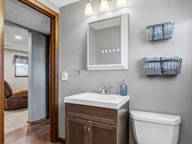 10805 Easton Street NE, Alliance, OH 44601 Photo 16