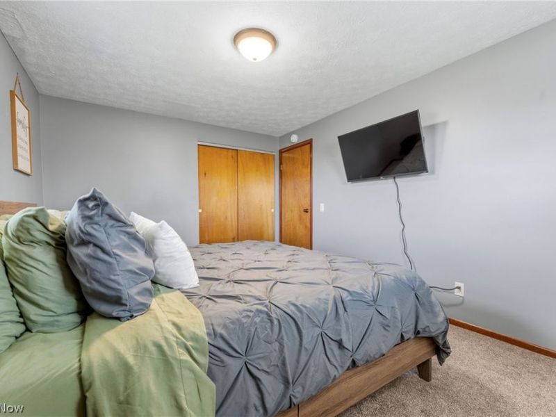 10805 Easton Street NE, Alliance, OH 44601 Photo 22