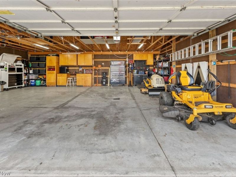 10805 Easton Street NE, Alliance, OH 44601 Photo 31