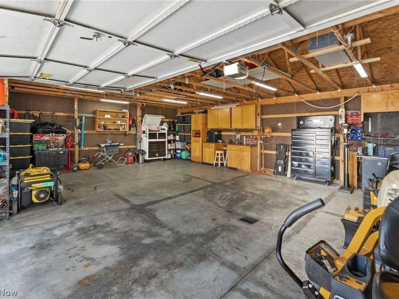 10805 Easton Street NE, Alliance, OH 44601 Photo 32