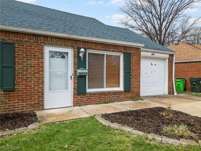 568 Sycamore Drive , Euclid, OH 44132 Photo 2