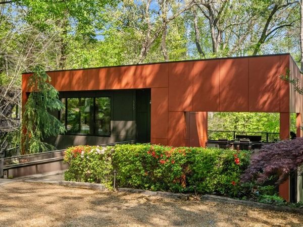 585 Overbrook Drive NW, Atlanta, GA 30318