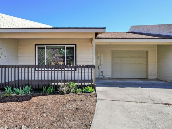 908 SE Stratford Court, Bend, OR 97702
