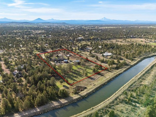 3828 NE 45th Street, Redmond, OR 97756