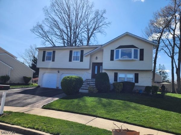 71 Rodak Cir, Edison, NJ 08817