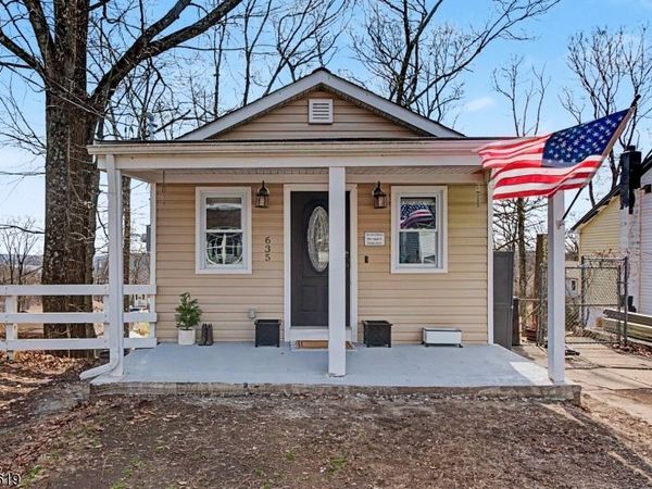 635 Brooklyn Mountain Rd, Hopatcong, NJ 07843