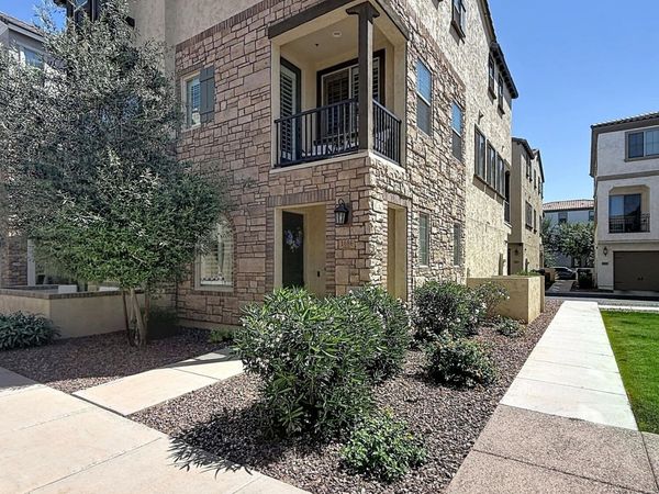 1686 E DOGWOOD Lane, Gilbert, AZ 85295