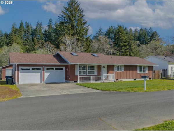 530 ROBINHOOD AVE, Lakeside, OR 97449