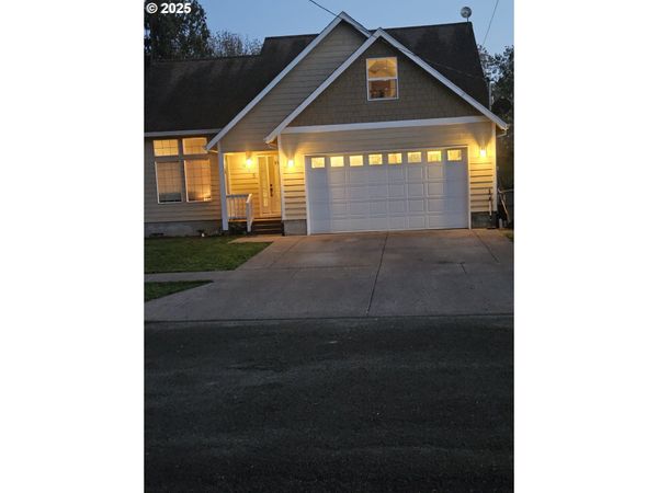 510 NE YAMHILL ST, Sheridan, OR 97378