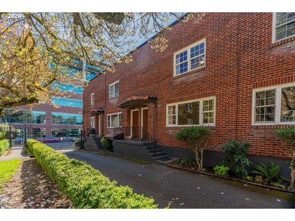 4341 NE HALSEY ST, Unit 18, Portland, OR 97213