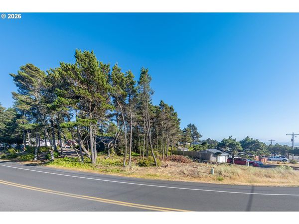 2017 NW BAYSHORE DR, Waldport, OR 97394