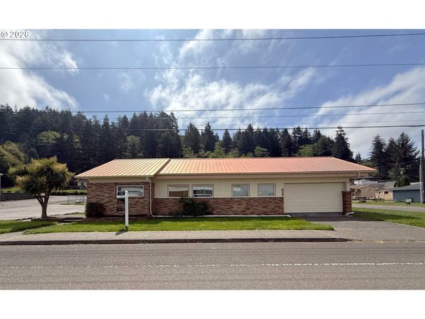 624 WINCHESTER AVE, Winchester Bay, OR 97467