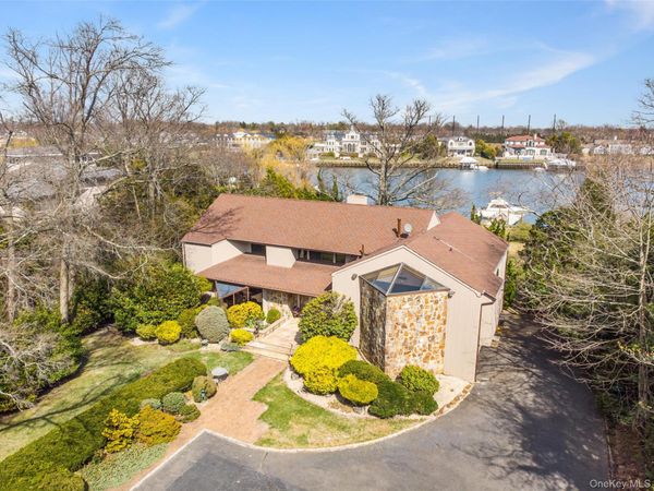 214 Cedar Avenue , Hewlett Bay Park, NY 11557