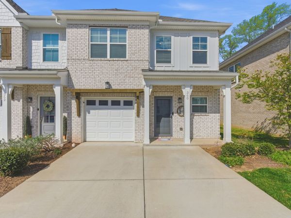 360 Banbury Dr, Gallatin, TN 37066