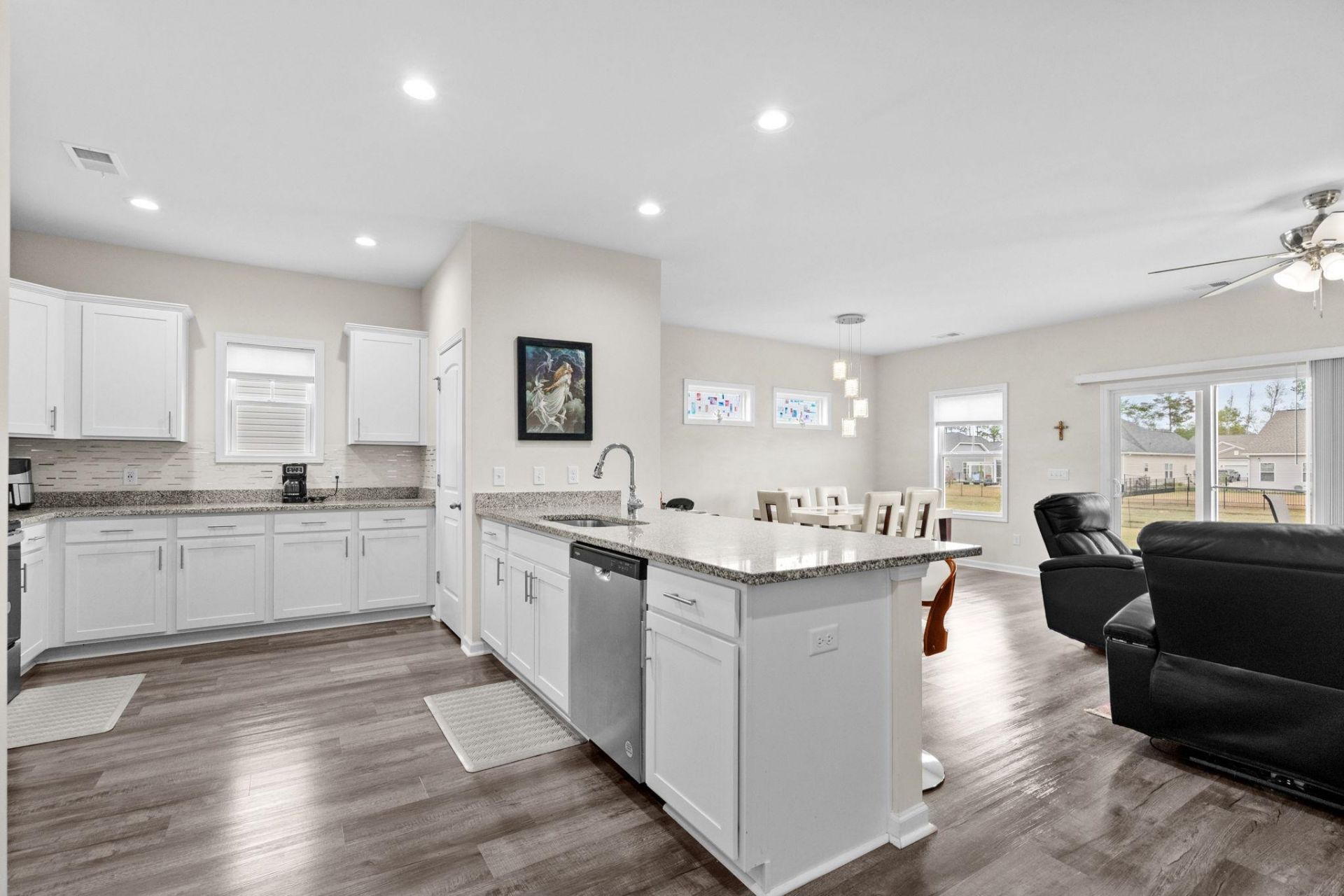 953 Oak Hollow St. Photo 11