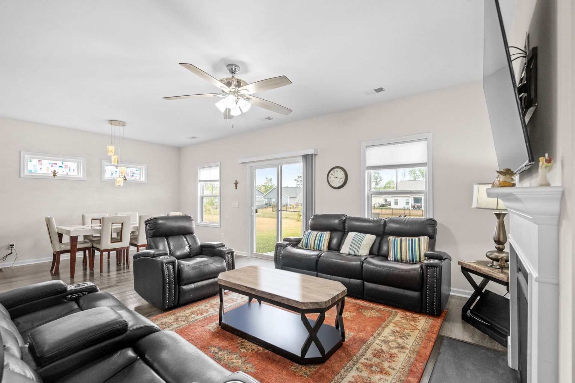 953 Oak Hollow St. Photo 13