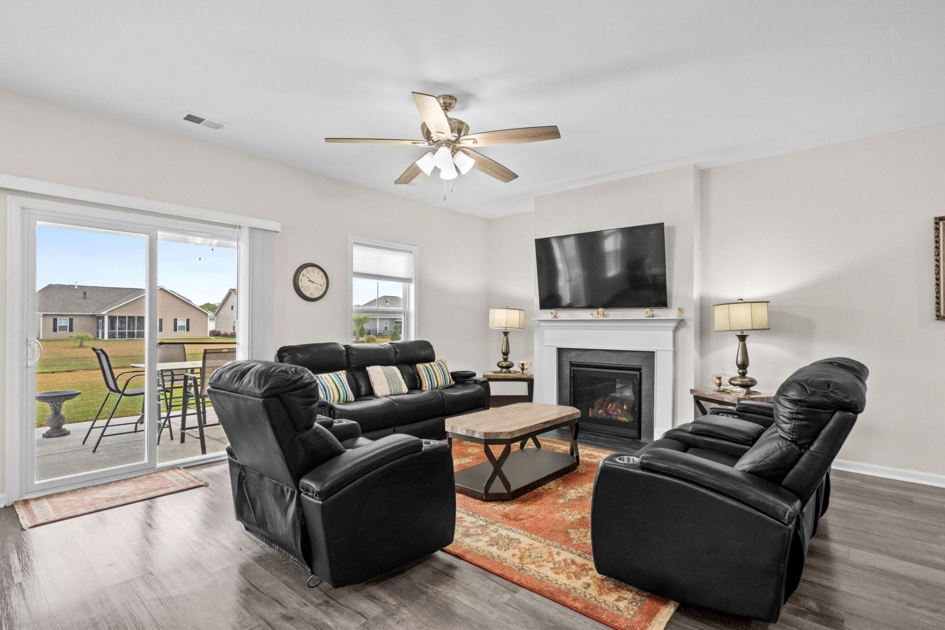 953 Oak Hollow St. Photo 14
