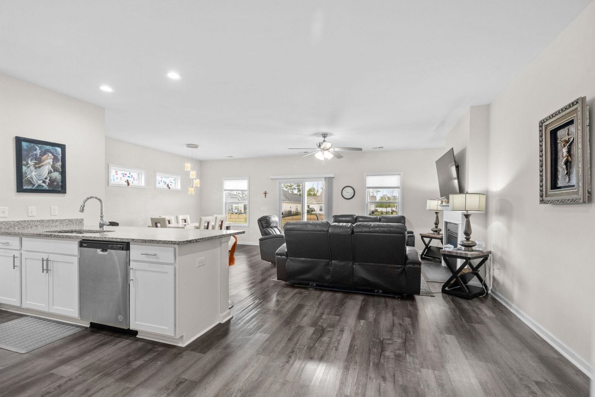 953 Oak Hollow St. Photo 15