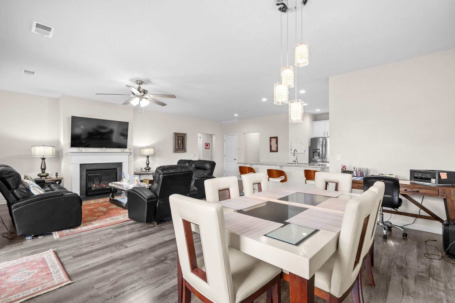 953 Oak Hollow St.  Photo 16