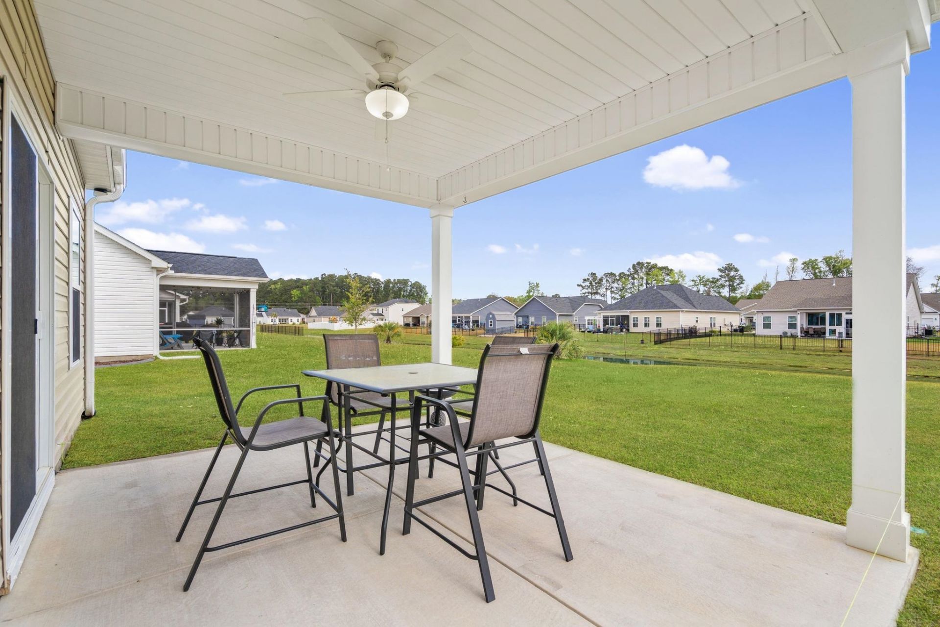 953 Oak Hollow St. Photo 16