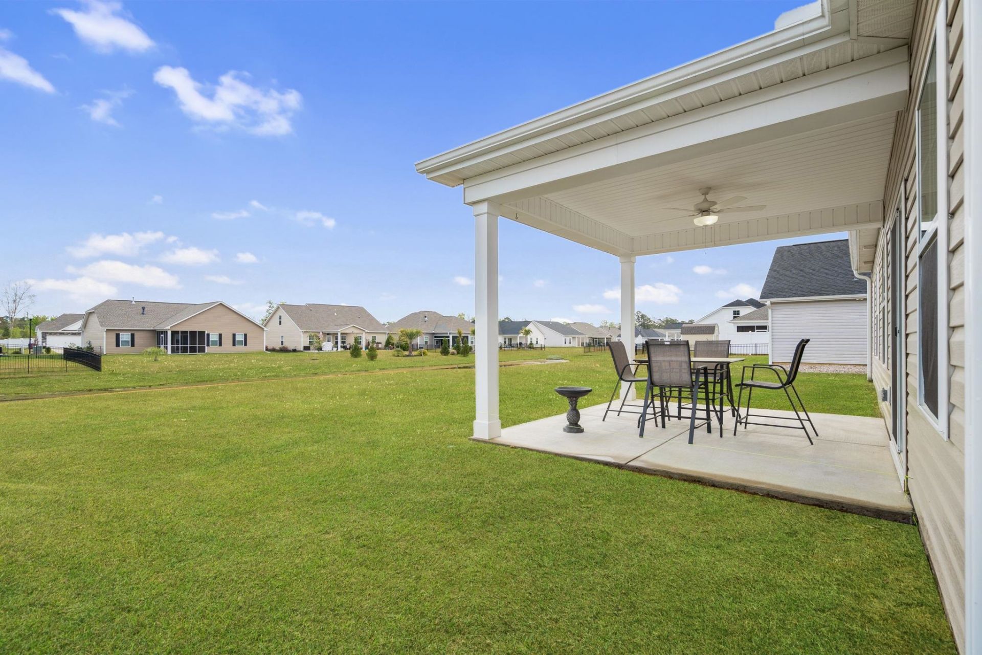 953 Oak Hollow St. Photo 18