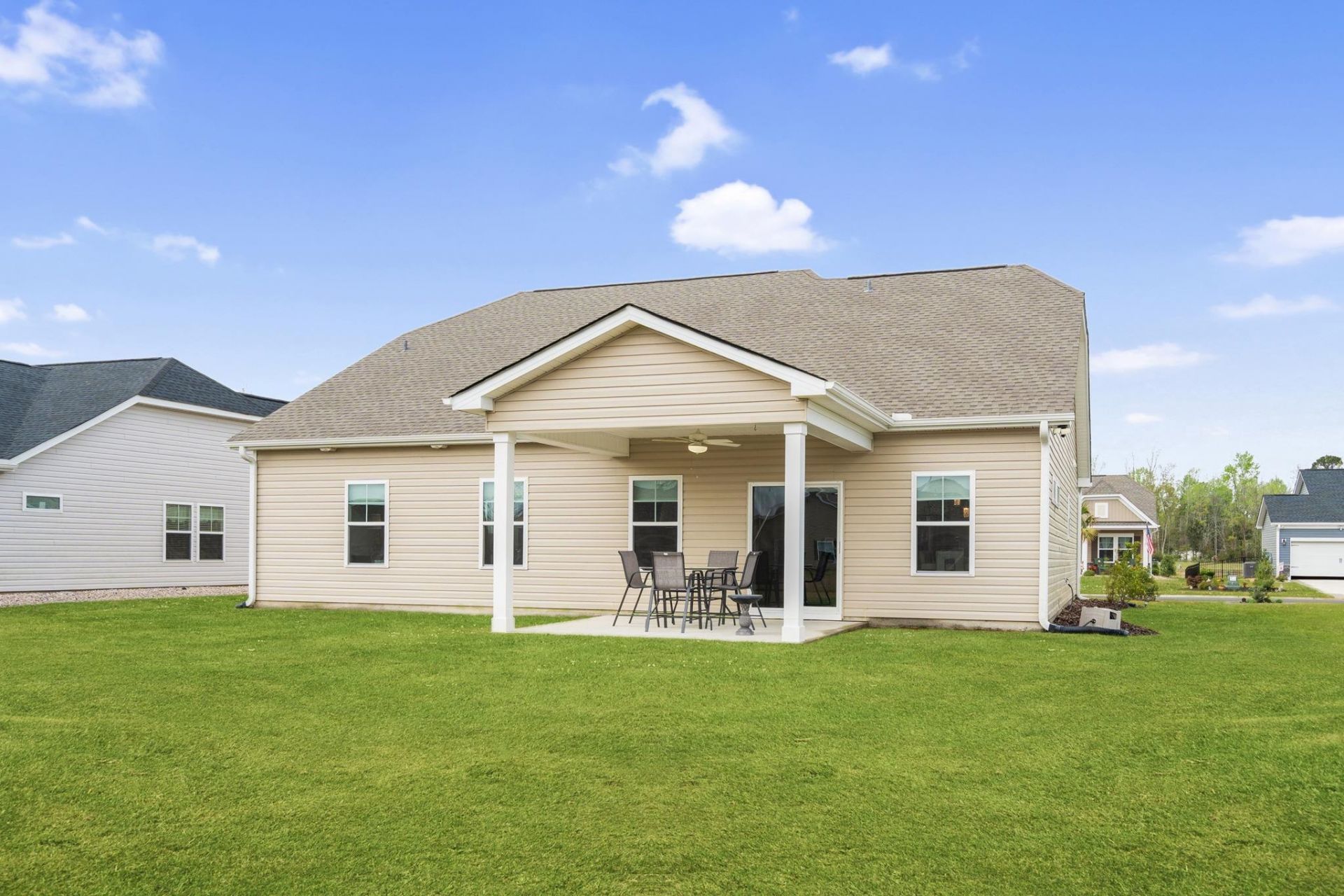 953 Oak Hollow St.  Photo 22