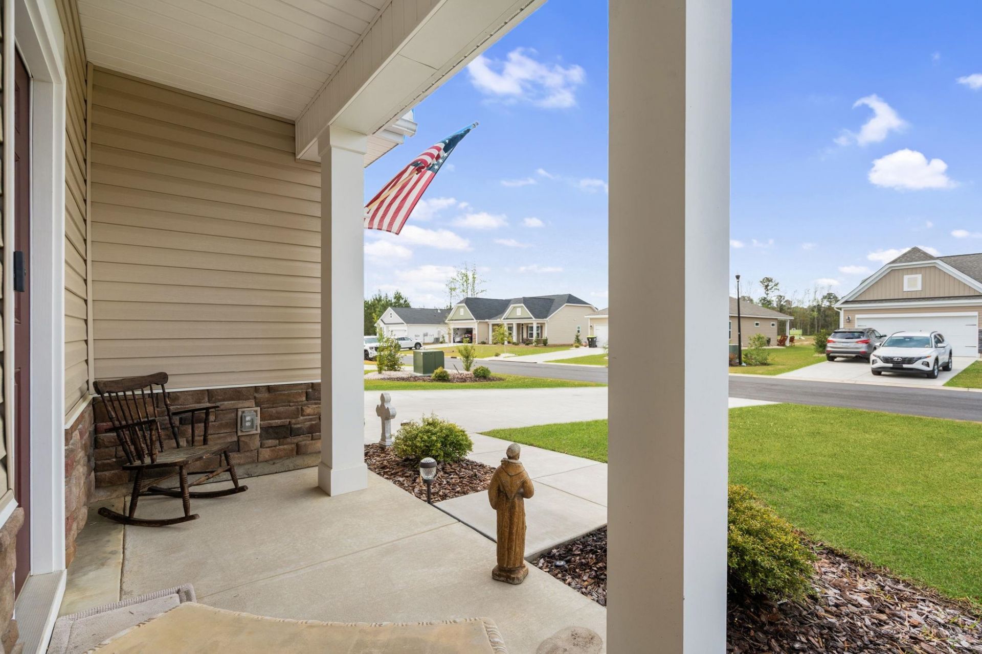 953 Oak Hollow St. Photo 5