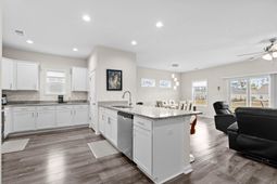 953 Oak Hollow St. photo 4