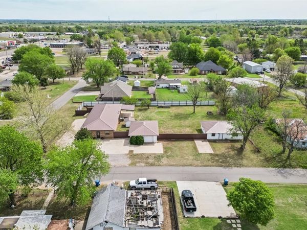 102 SE 1st Street, Tuttle, OK 73089
