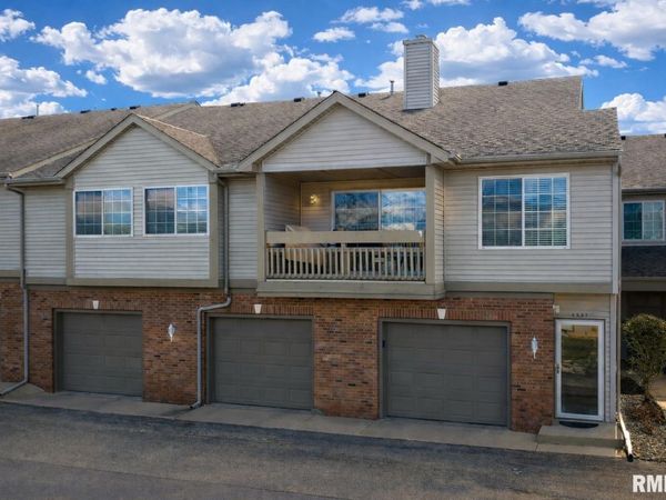 4551 N THORNHILL Drive, Peoria, IL 61615