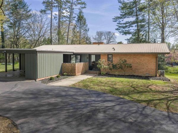 5 VINCENNES CT, CHARLOTTESVILLE, VA 22911