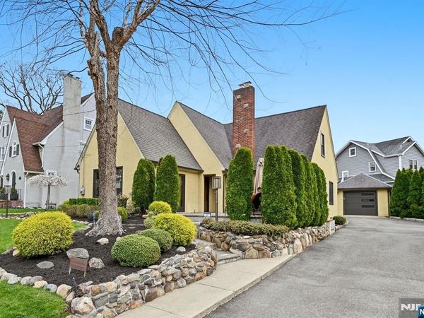 11 Ashton Place, GLEN ROCK, NJ 07452