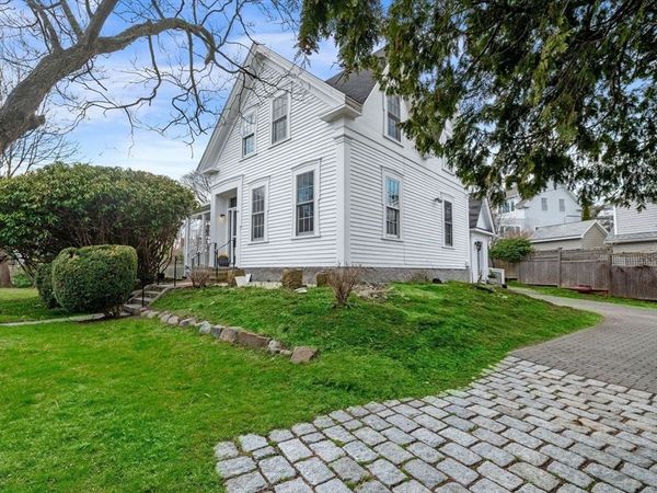 48 Broadway, Rockport, MA 01966
