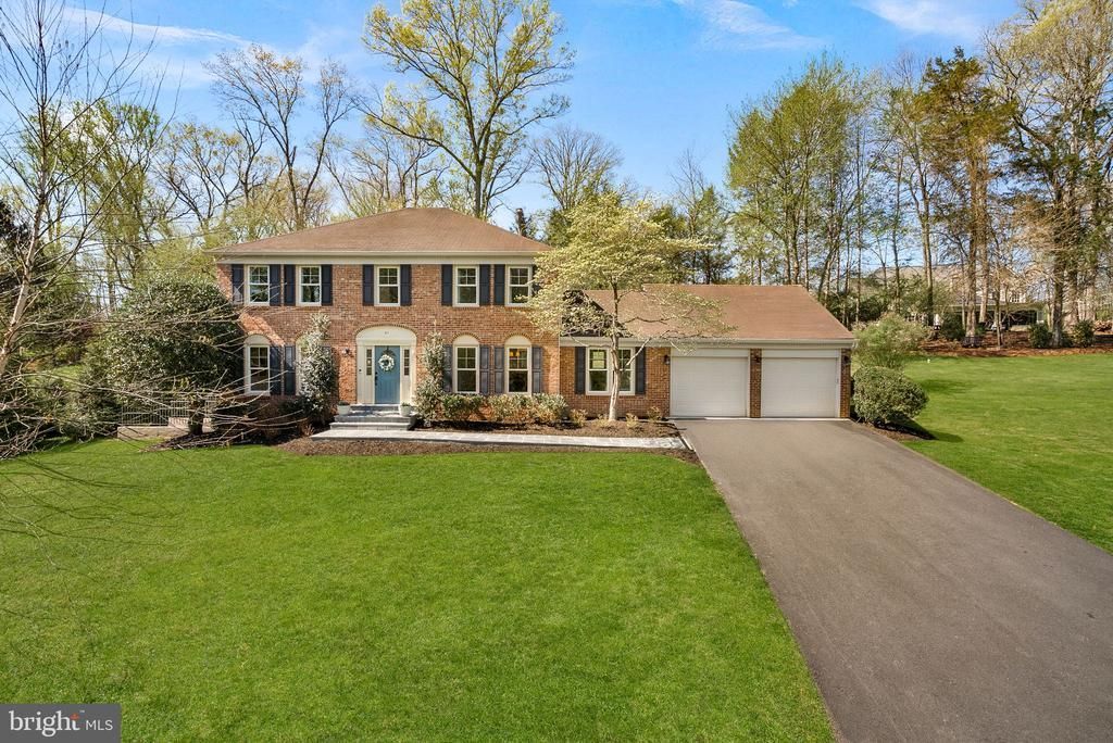 811 Follin Farm Lane, Great Falls, VA 22066 Main Photo
